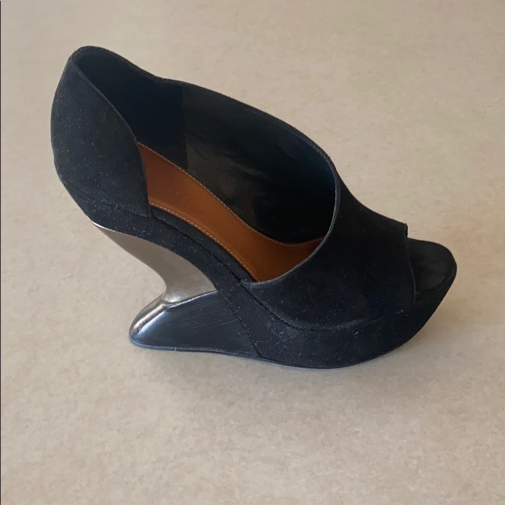Leifsdottir x Anthropologie Suede Pump